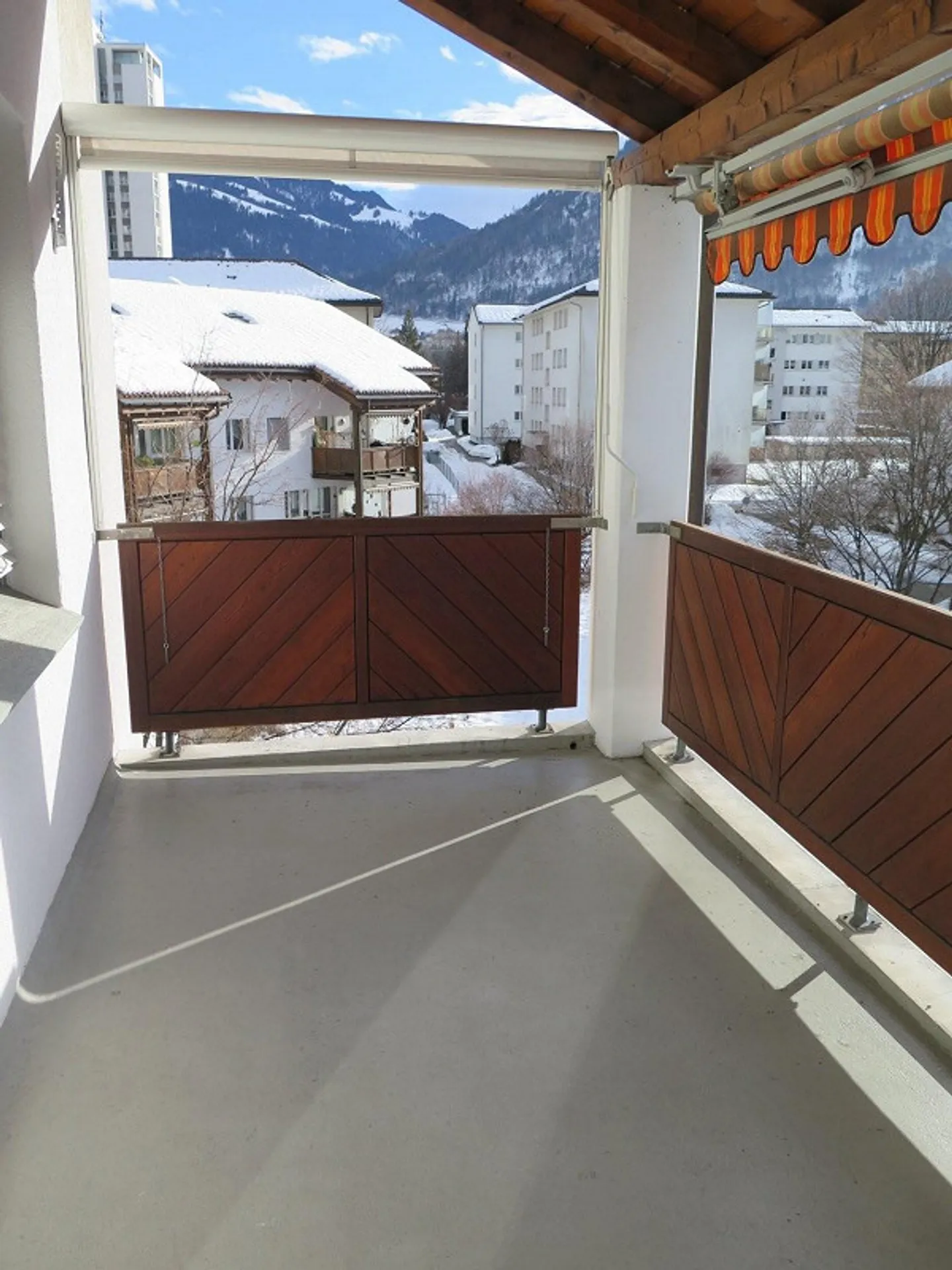 Charmante 4.5-Zimmer-Maisonette-Wohnung mit herrlicher Aussicht - Foto 4 von 13