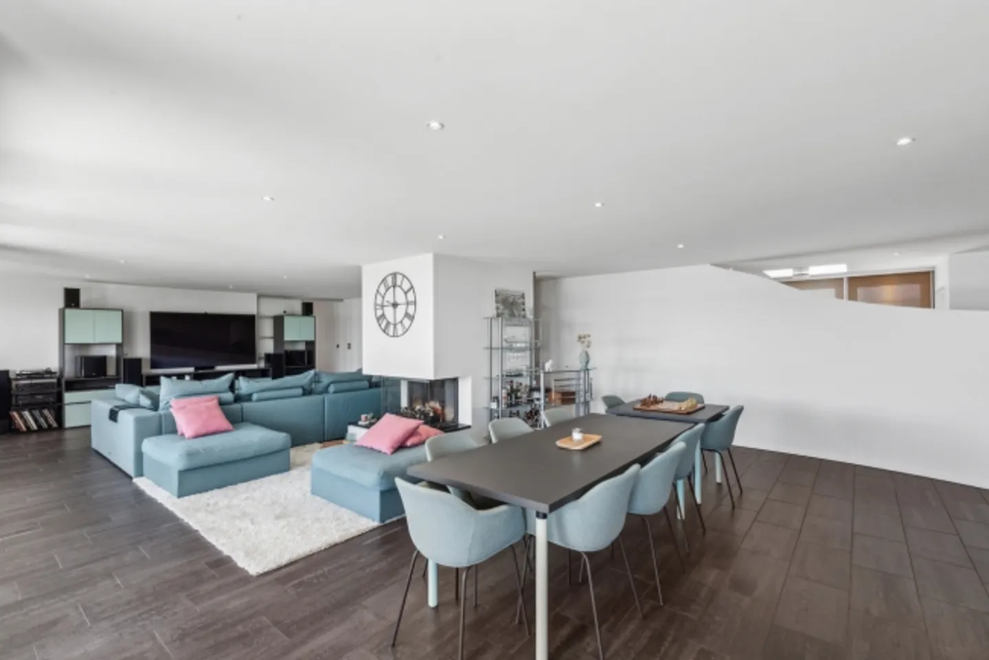 Exclusive penthouse with a view of the lake and the Alps! - Photo 4 of 12