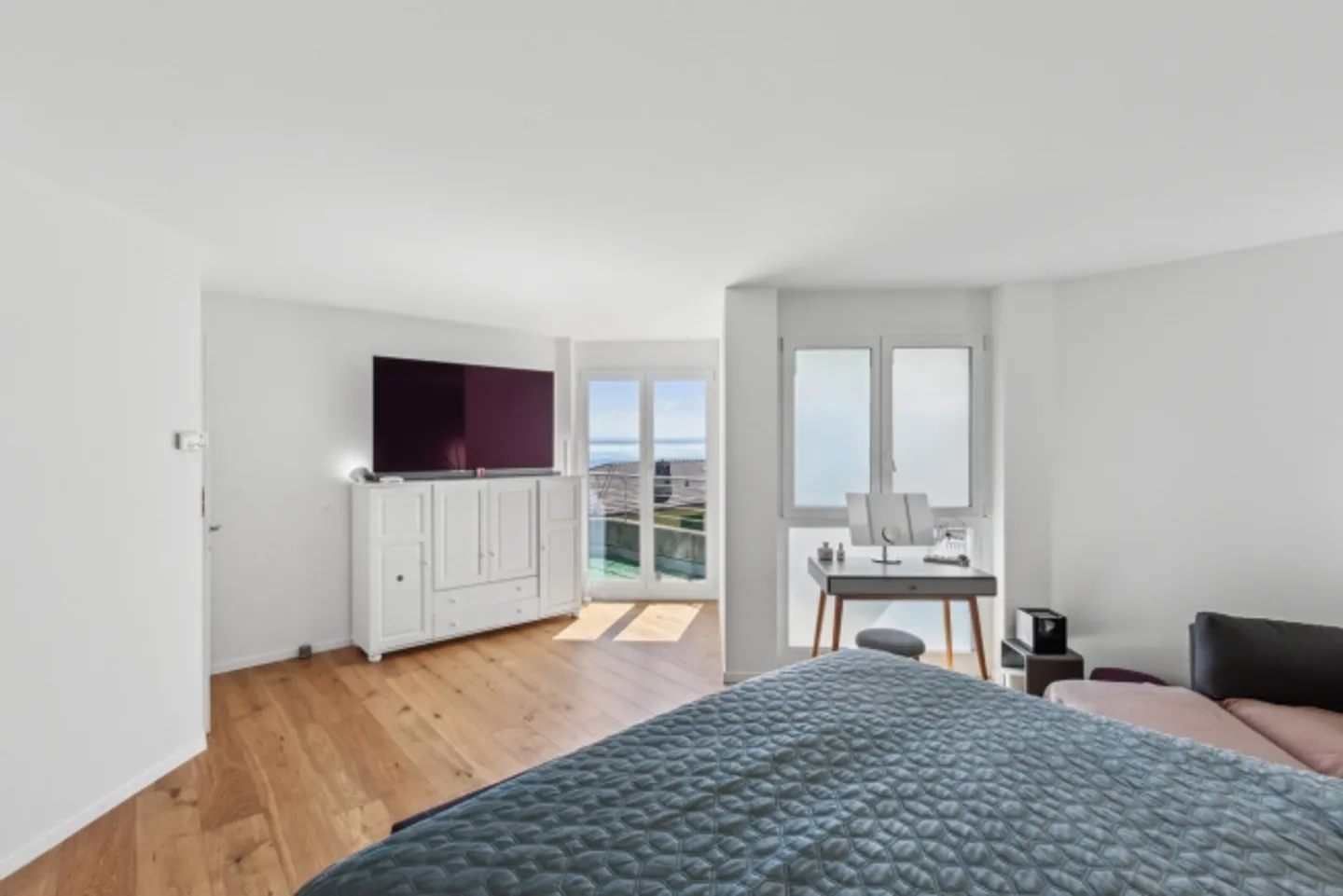 Exclusive penthouse with a view of the lake and the Alps! - Photo 5 of 12