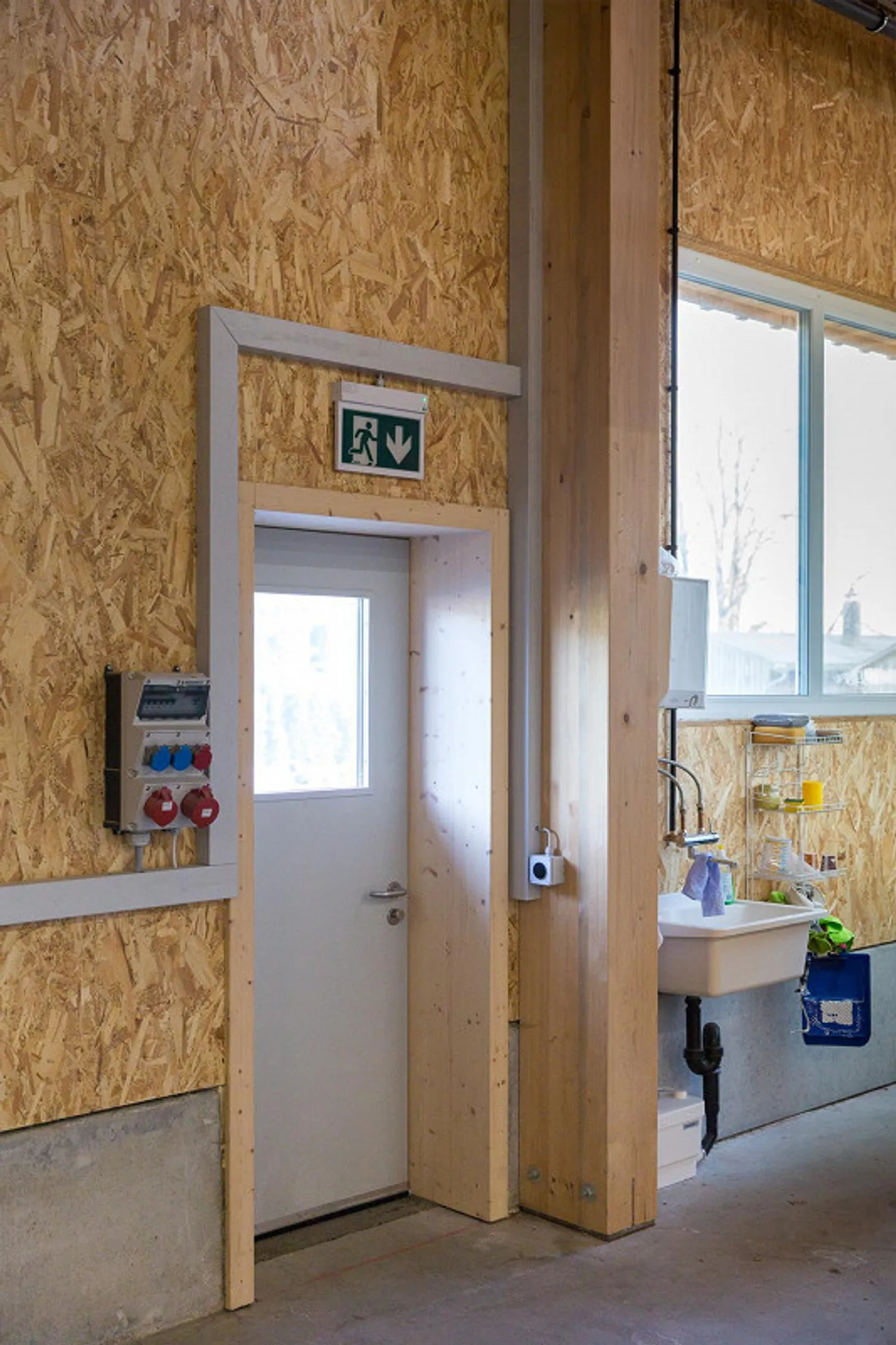 Various commercial, production, and storage spaces - Photo 4 of 7