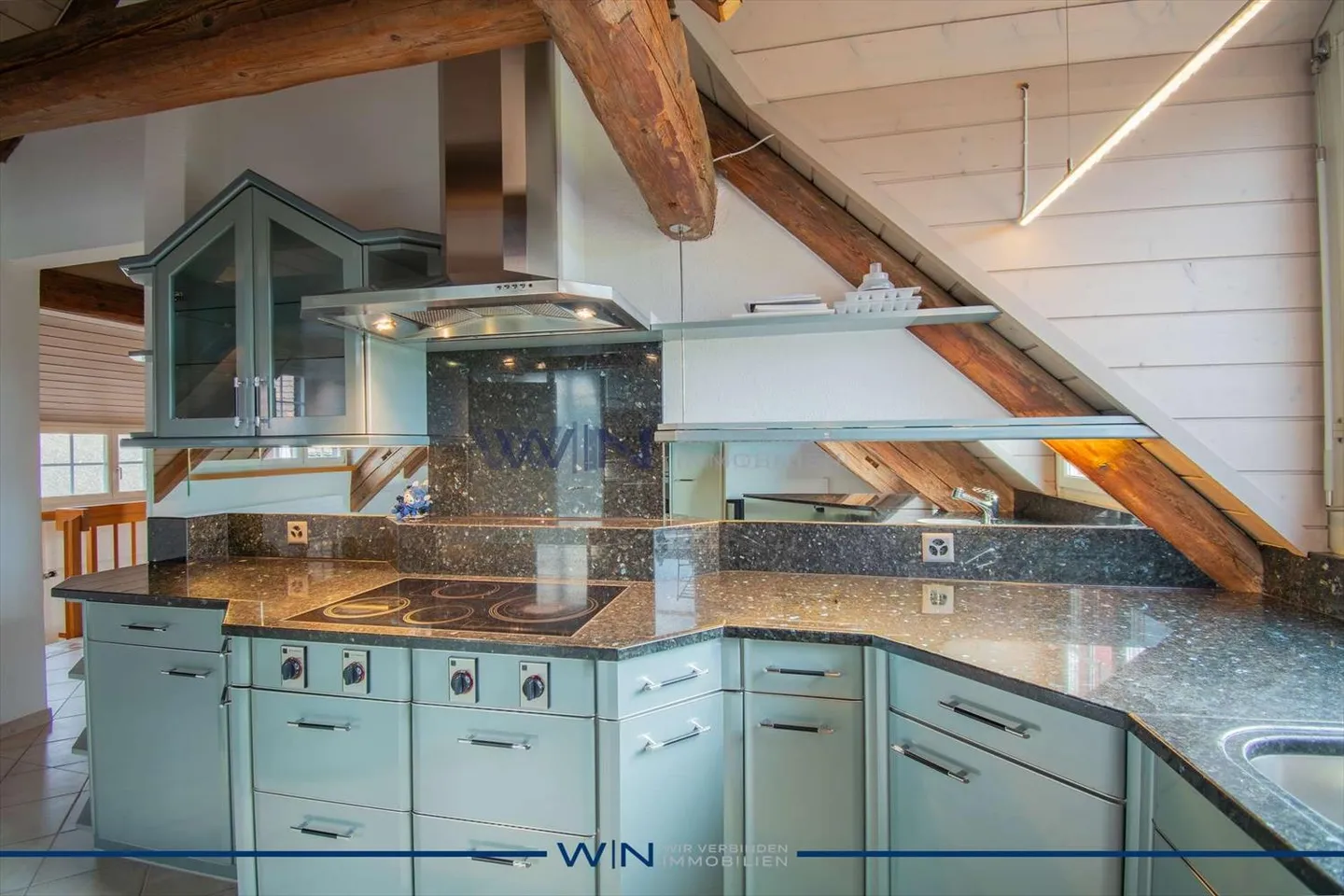 Residential building for sale - Photo 2 of 13