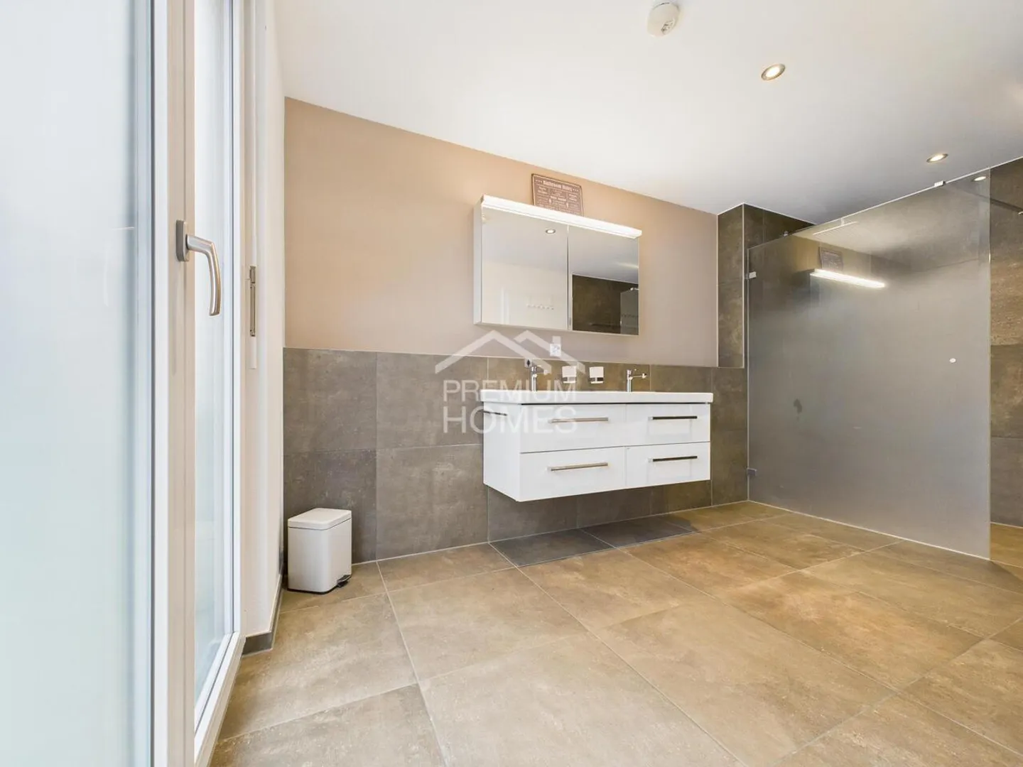 Vivre qui fixe de nouvelles normes - Photo 10 sur 13