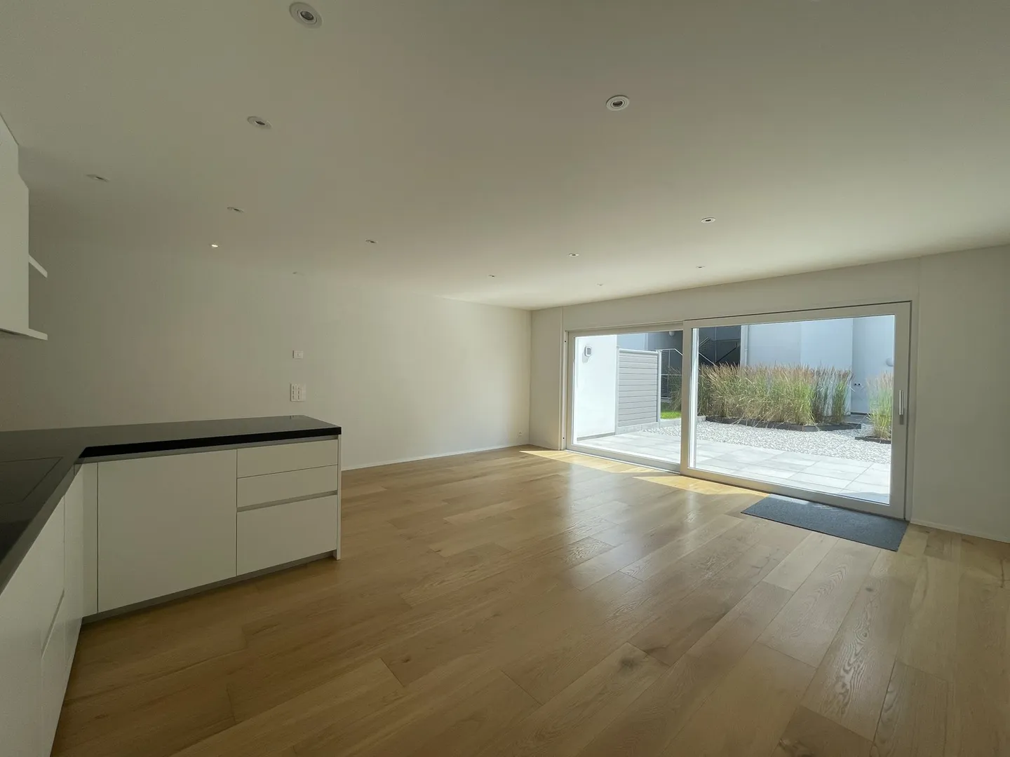 2.5 Room Apartment - Photo 2 of 10