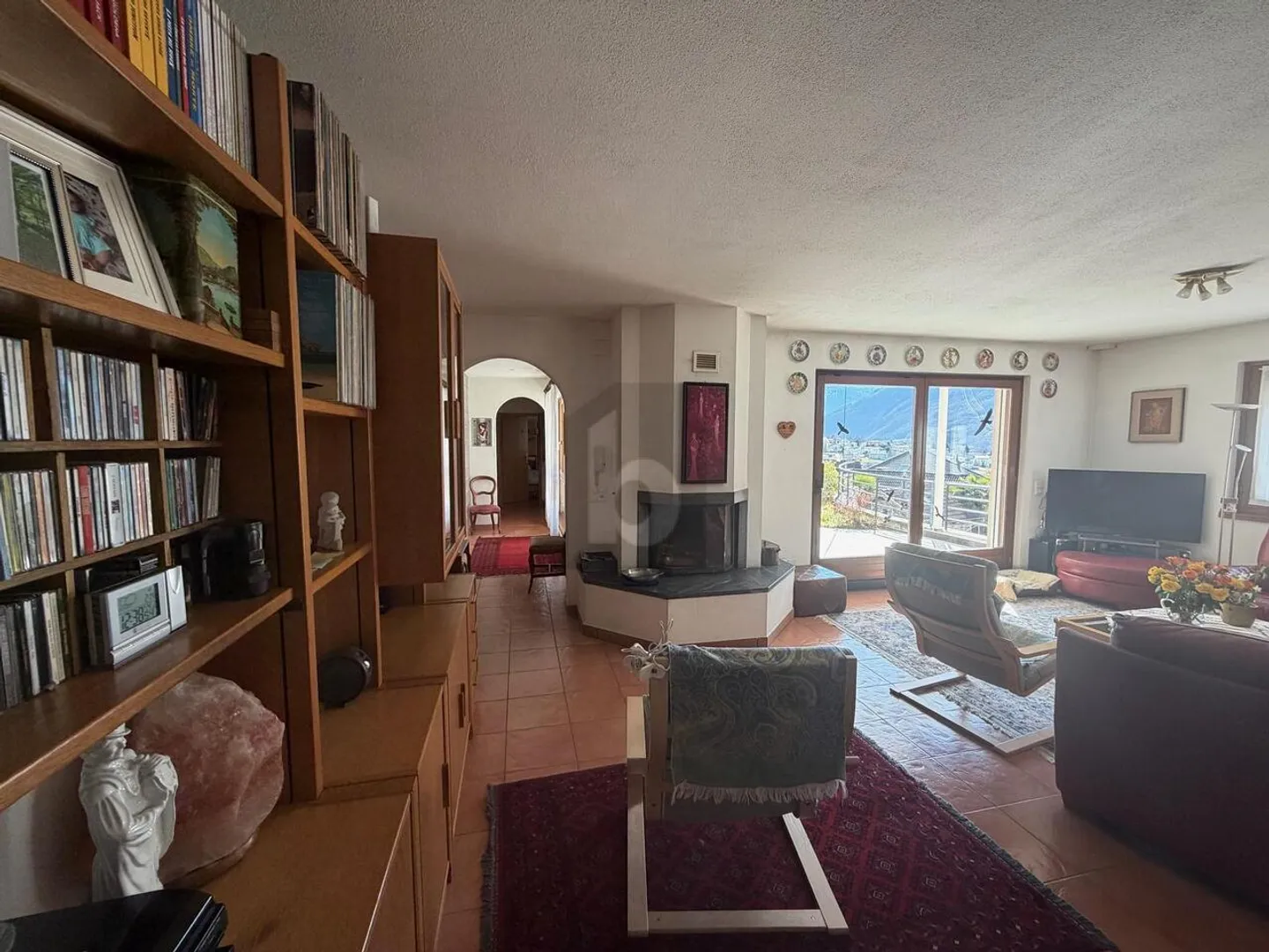 Charming Family Home with Garden - Photo 5 of 6