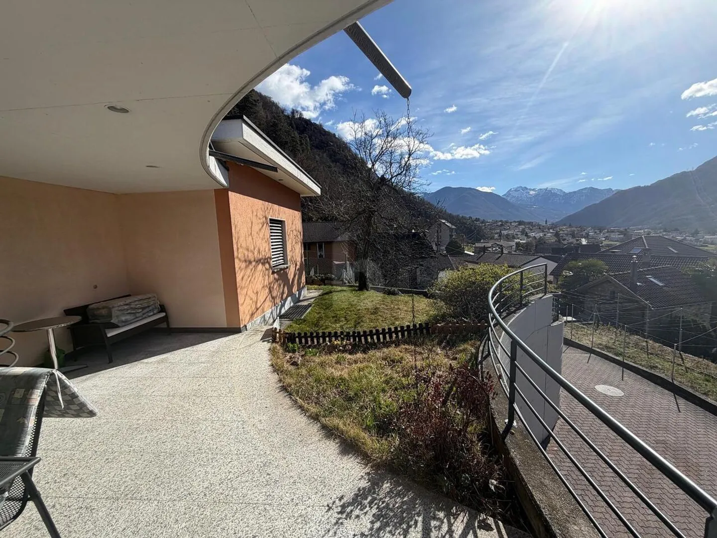 Charming Family Home with Garden - Photo 1 of 6