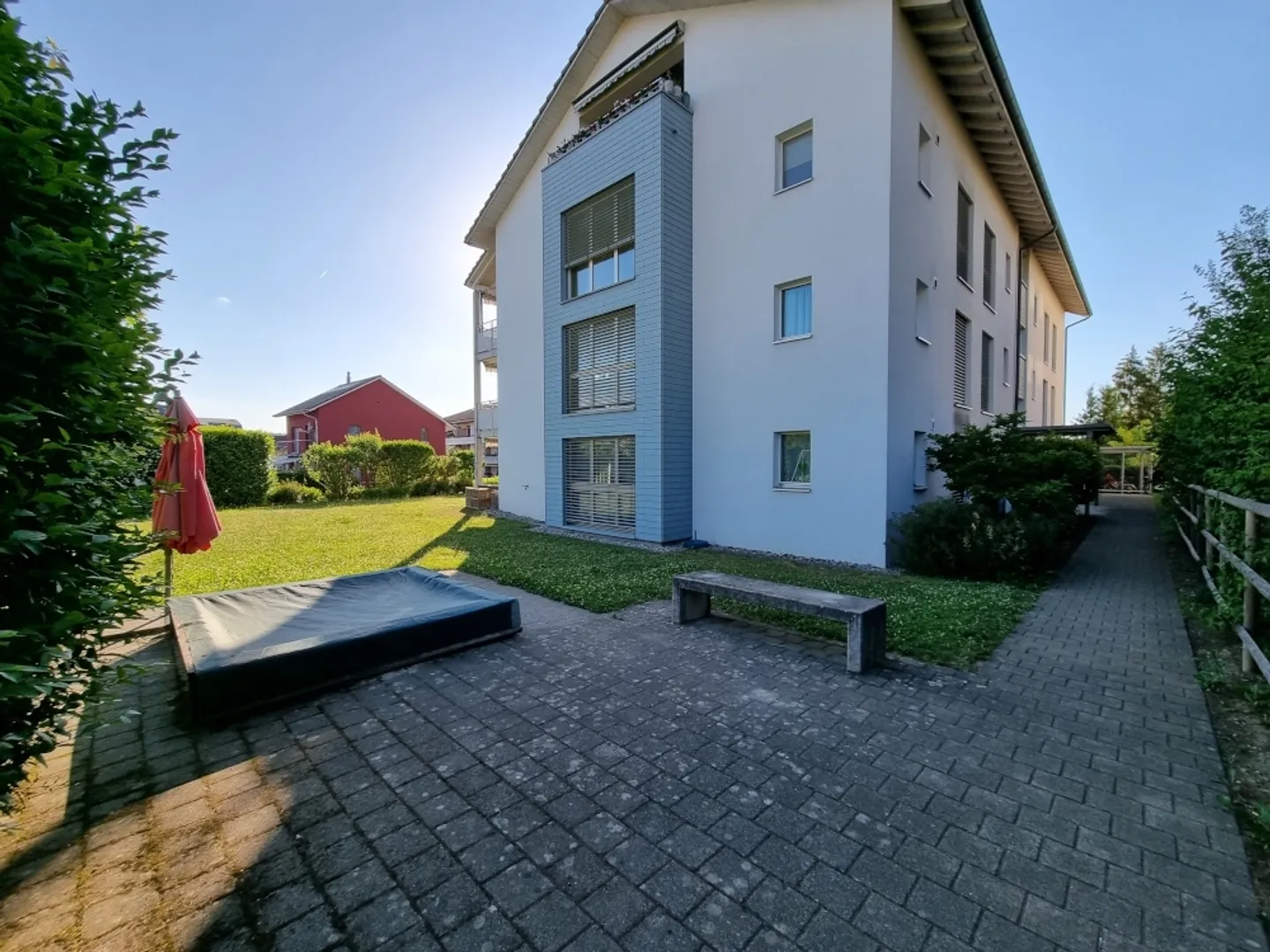 Elegant apartment with private washing machine/dryer, garden seating area, electric car connection - Photo 16 of 16