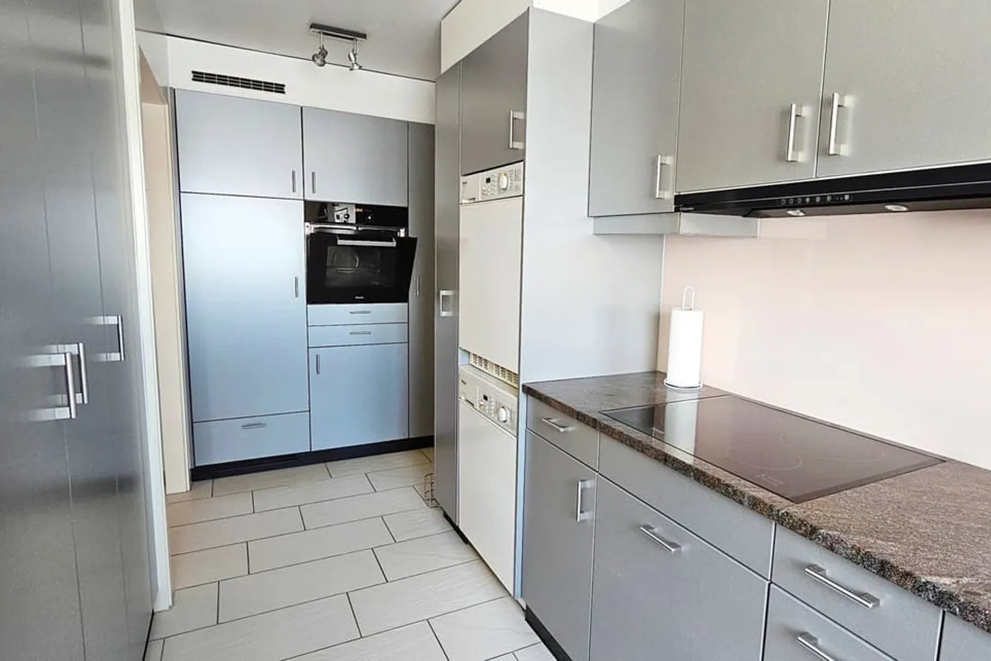 Wunderschöne 4,5-Zimmer-Wohnung mit Kamin in St-Blaise - Foto 6 von 9