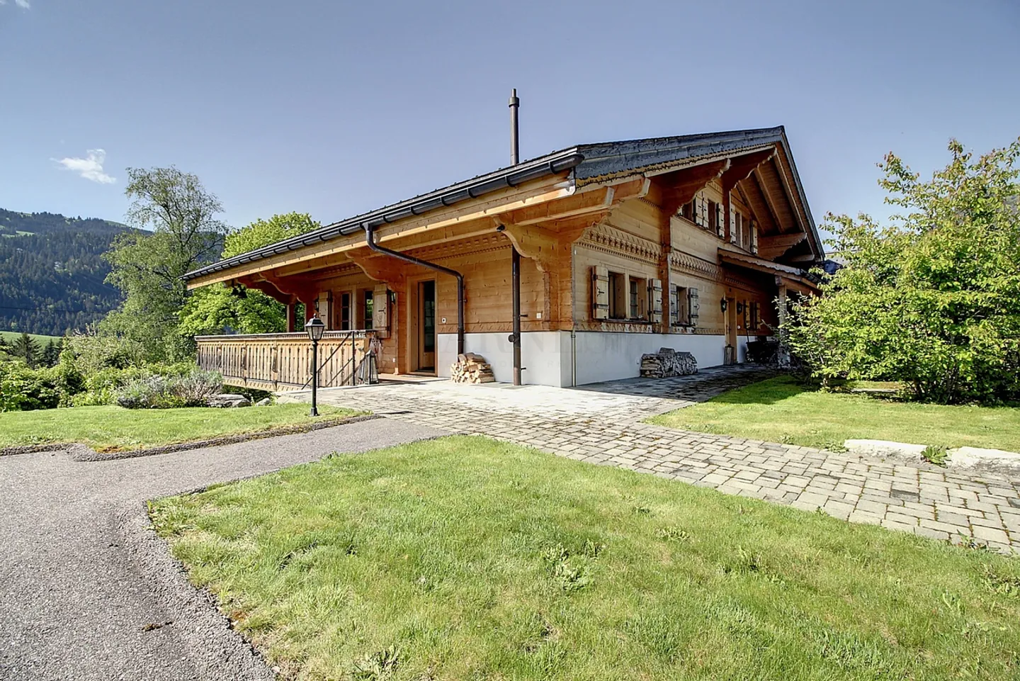 Magnifique chalet moderne  dans un quartier calme - Photo 1 sur 14
