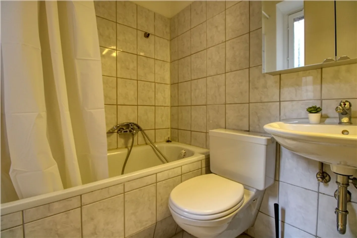 Ottimo appartamento vicino alla stazione ferroviaria di Giesshübel - Foto 8 di 13