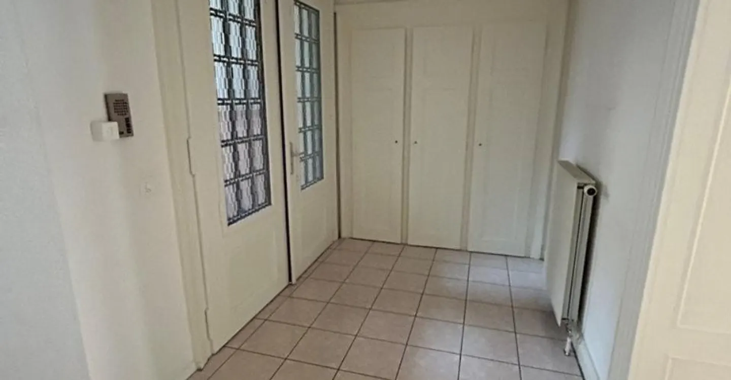 Bell'appartamento 5.5 stanze - Foto 3 di 10