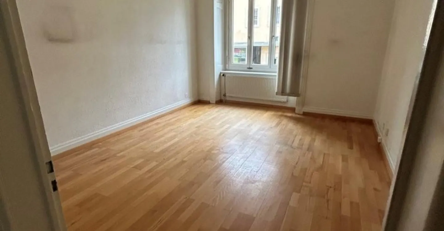 Bell'appartamento 5.5 stanze - Foto 5 di 10