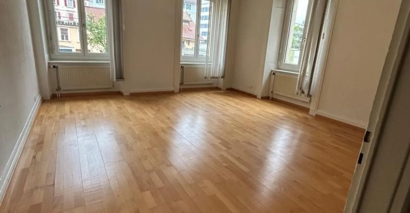 Bell'appartamento 5.5 stanze - Foto 4 di 10