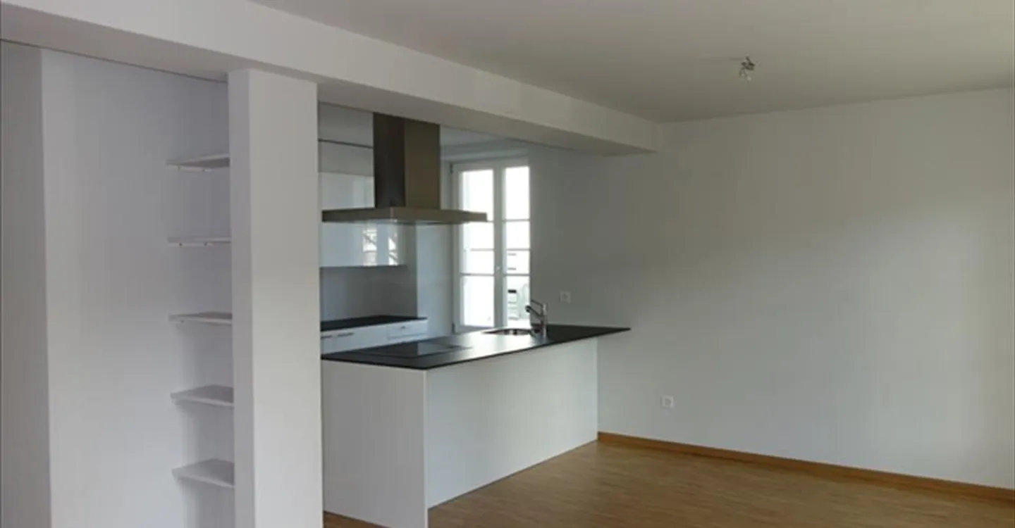 Appartement rénové avec garage - Photo 1 sur 6
