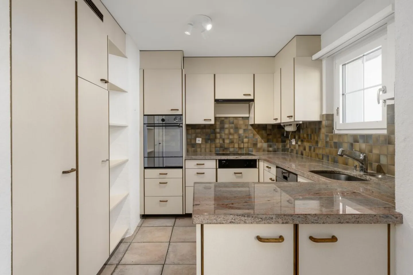 Appartamento in vendita - Foto 5 di 6