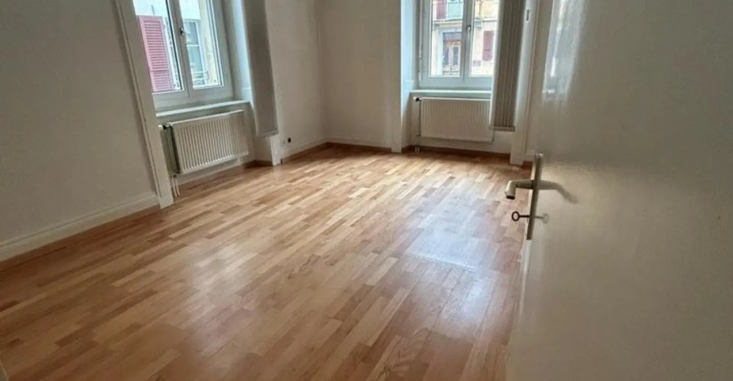 Bell'appartamento 5.5 stanze - Foto 6 di 10