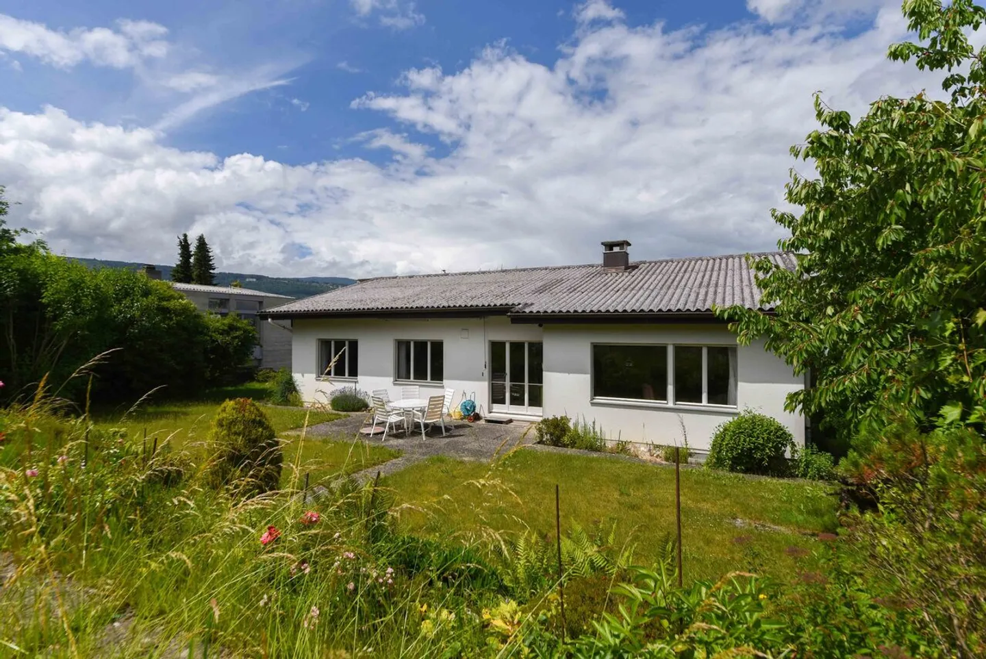 Vielseitiges Einfamilienhaus in Port - Foto 1 von 25