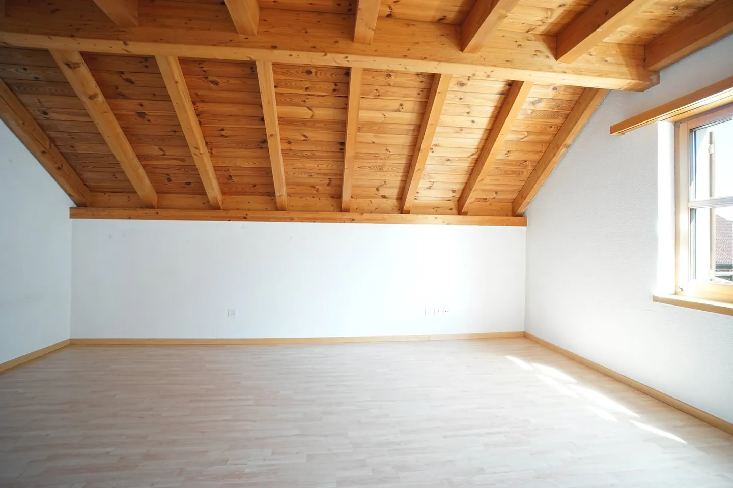 Well-maintained 5.5-room semi-detached house with plenty of space in a family-friendly location - Photo 9 of 24