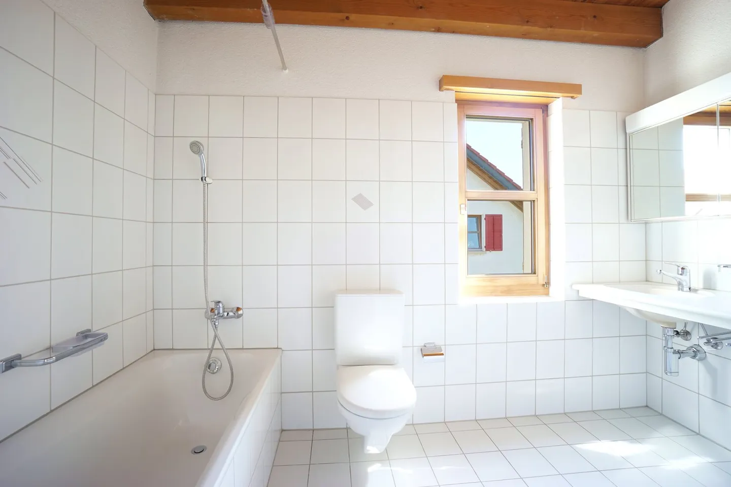 Well-maintained 5.5-room semi-detached house with plenty of space in a family-friendly location - Photo 12 of 24