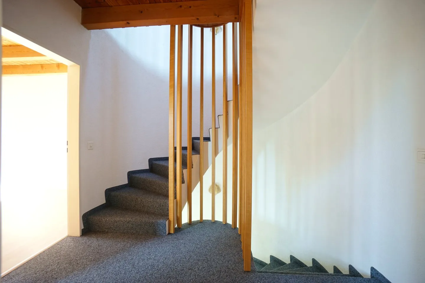 Well-maintained 5.5-room semi-detached house with plenty of space in a family-friendly location - Photo 13 of 24