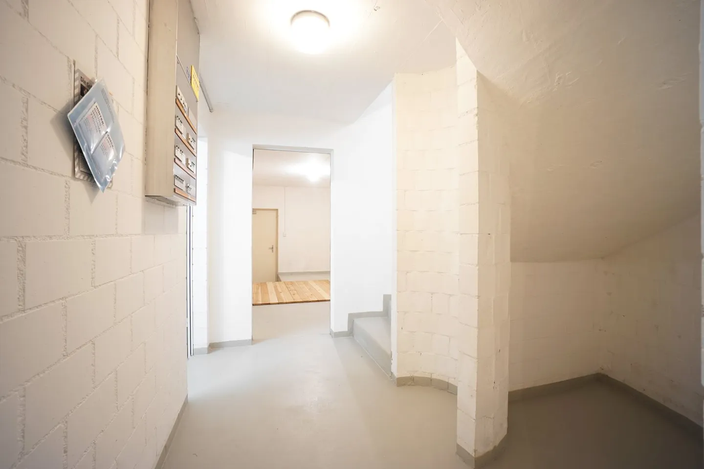 Well-maintained 5.5-room semi-detached house with plenty of space in a family-friendly location - Photo 15 of 24