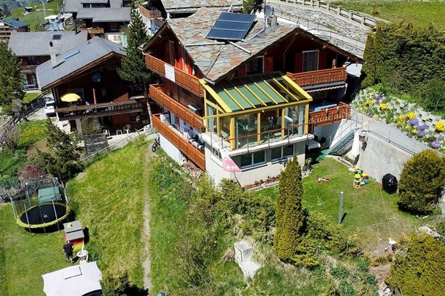 Residential building for sale - Photo 1 of 9