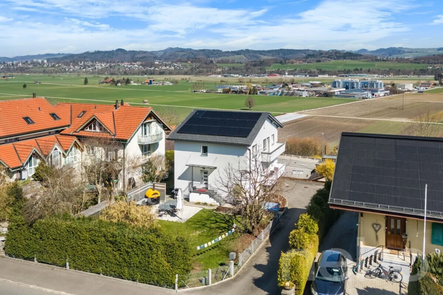 Elegante casa unifamiliare con vista panoramica in una posizione soleggiata - Foto 1 di 13