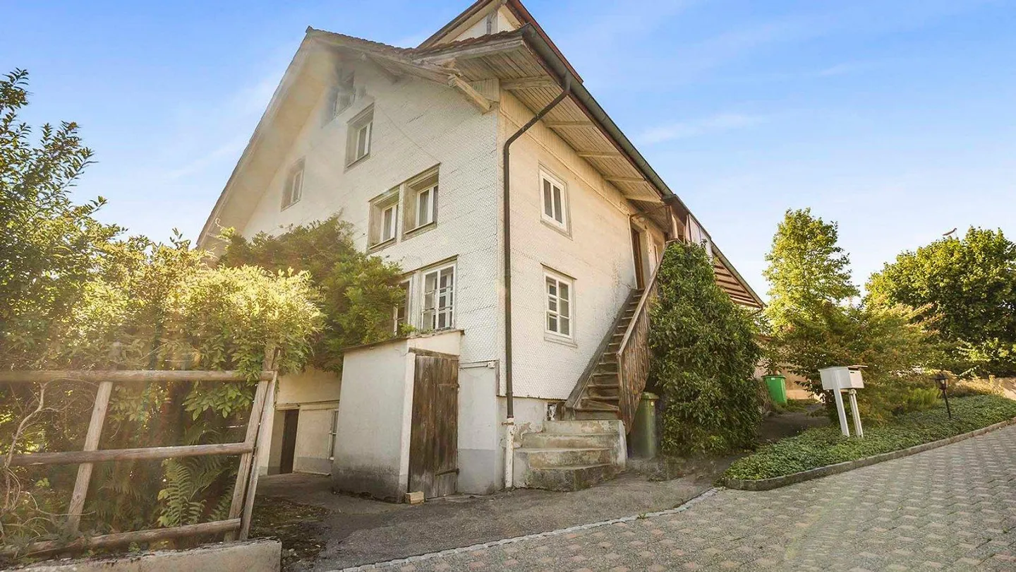 AgentSelly - Charming old building property for creative hands - Photo 1 of 13