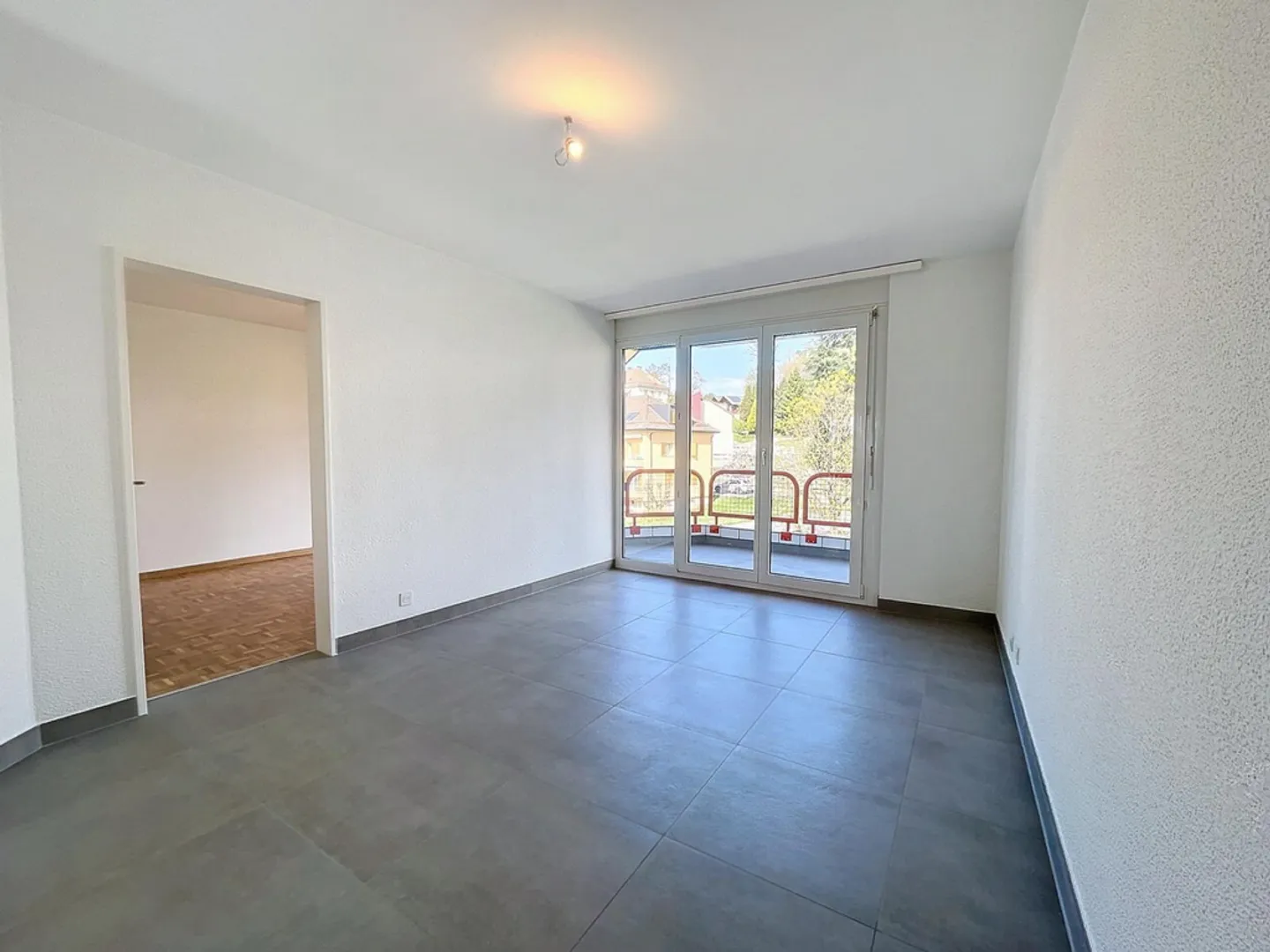 2.5 Room Apartment - Photo 5 of 6