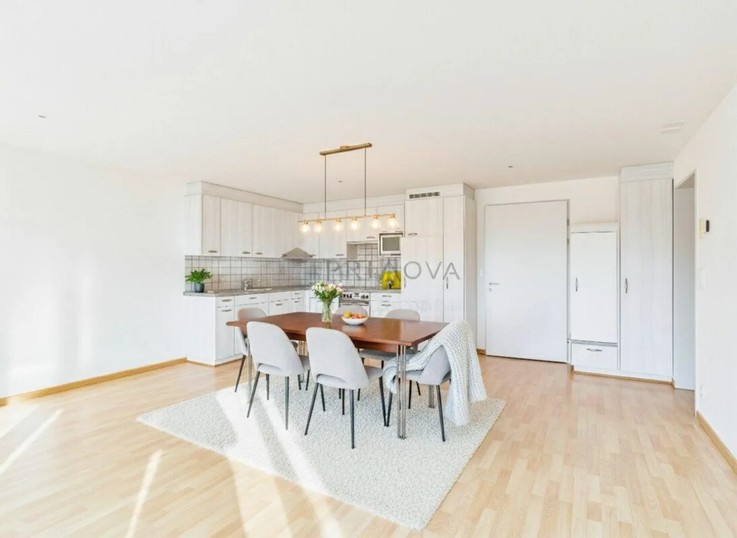 Vivre dans un emplacement privilégié avec vue sur les Alpes - Photo 2 sur 9