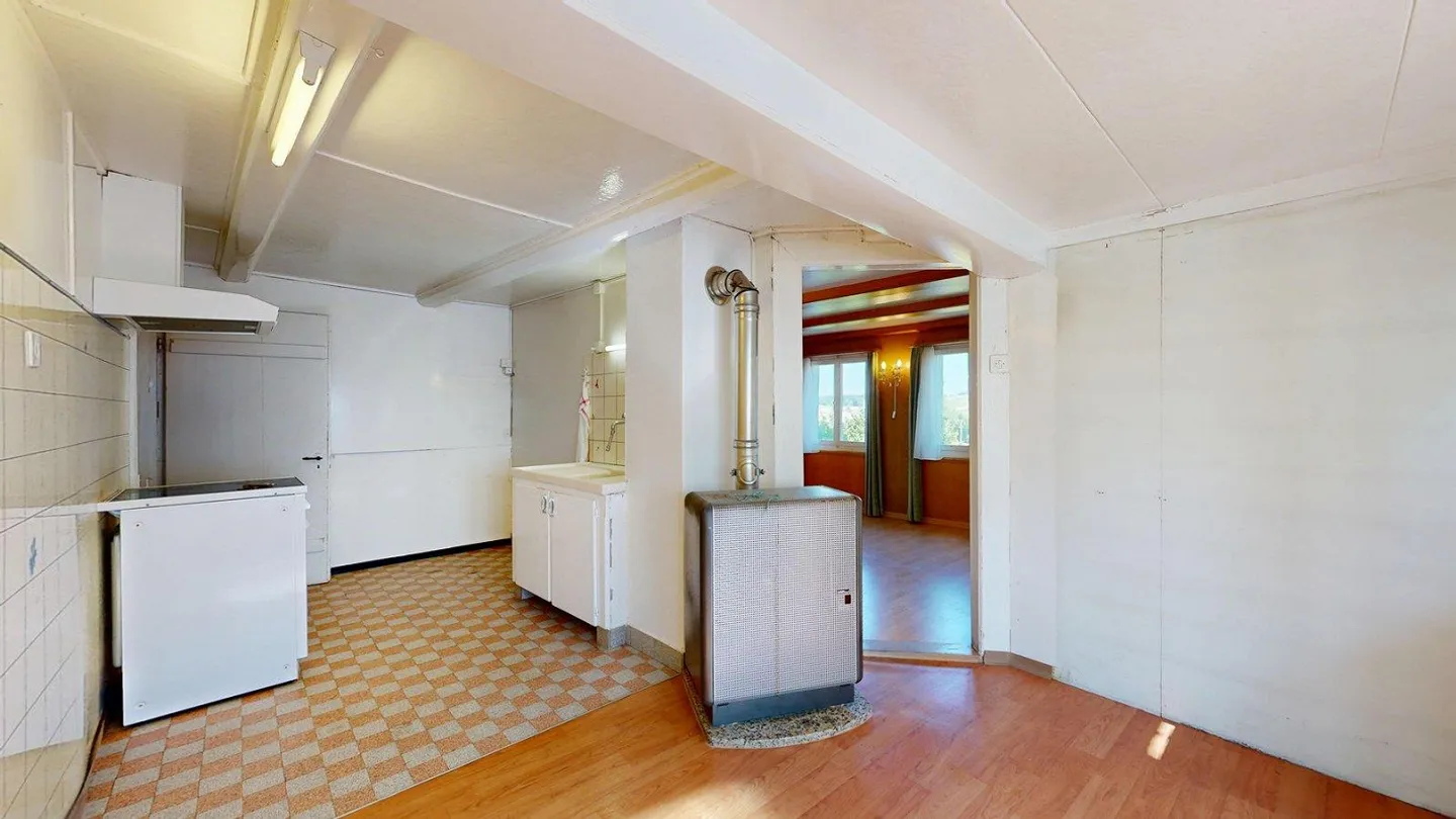 AgentSelly - Charming old building property for creative hands - Photo 2 of 13