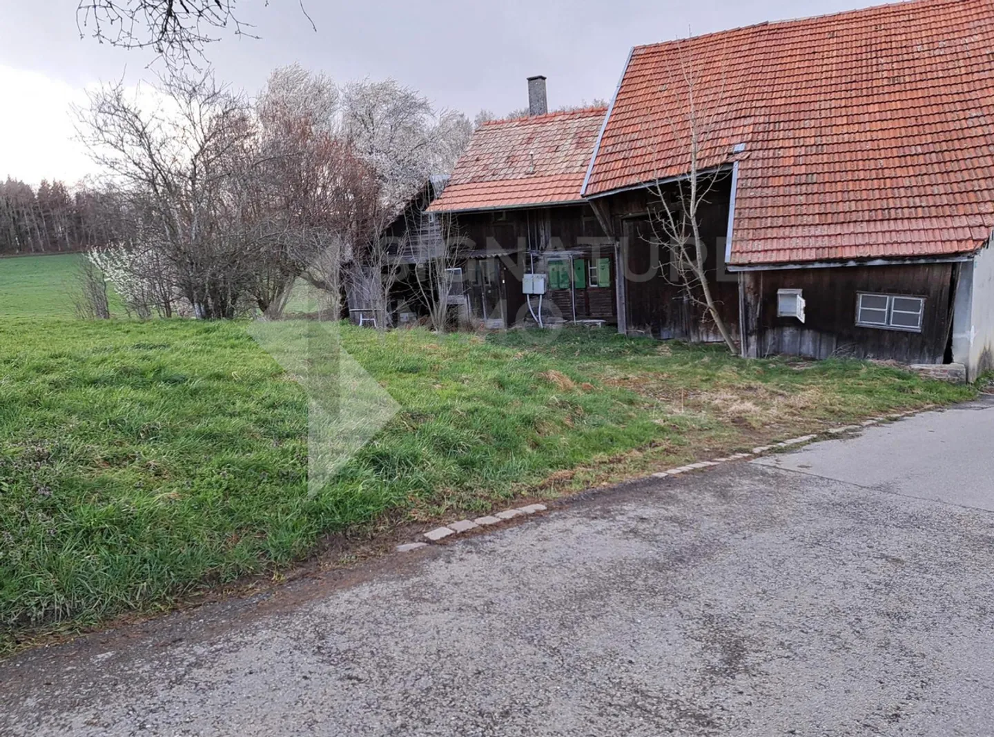 FOR SALE: Green Living Project, 3.5 Room House + 2 Horse Boxes - Photo 1 of 3