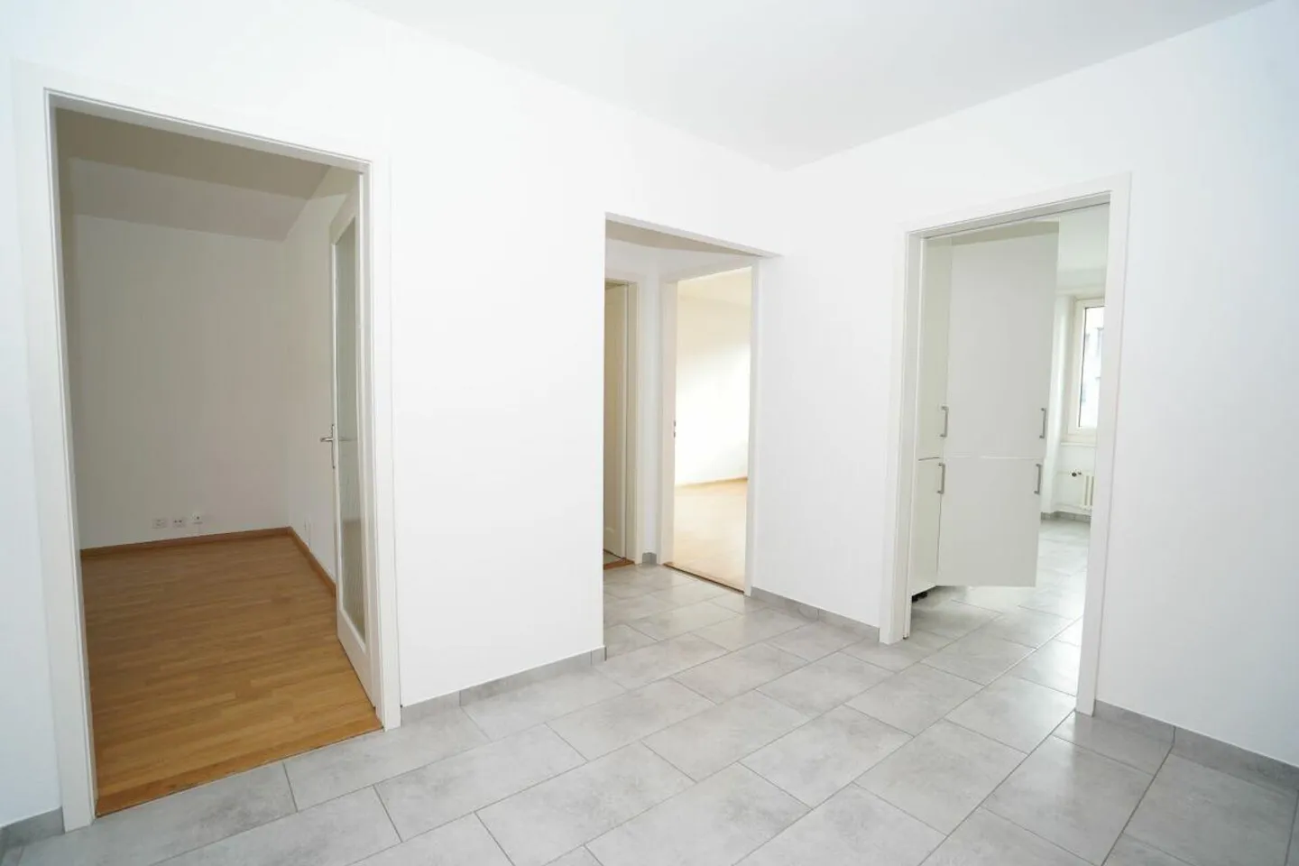 Bright 4-room apartment in the Iselin district - Photo 7 of 8