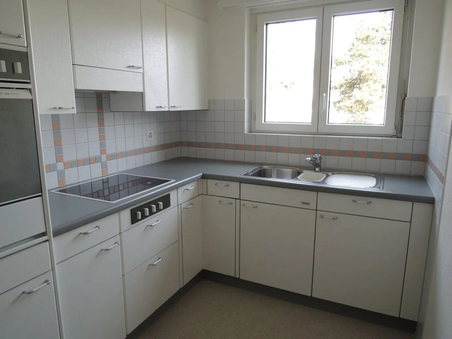 Charmant appartement de 3 pièces - Photo 2 sur 7