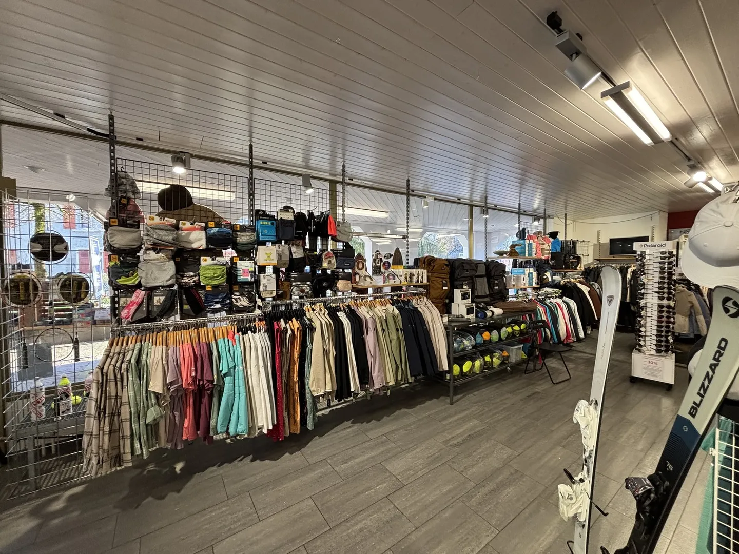 Versatile Commercial Space in Arlesheim - Photo 7 of 9