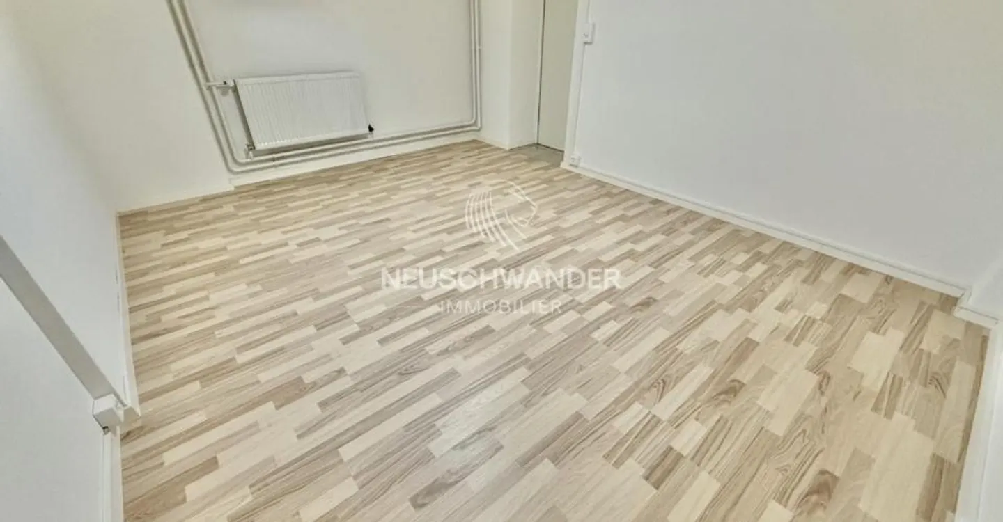 Espace de Bureau Spacieux à Courtételle - Photo 3 sur 10