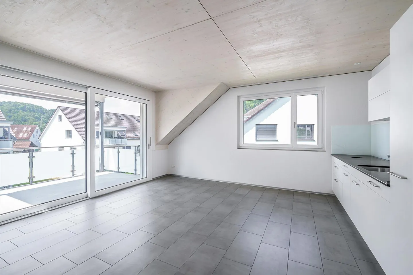 Modernes Apartment mit grossem Balkon - Foto 1 von 9