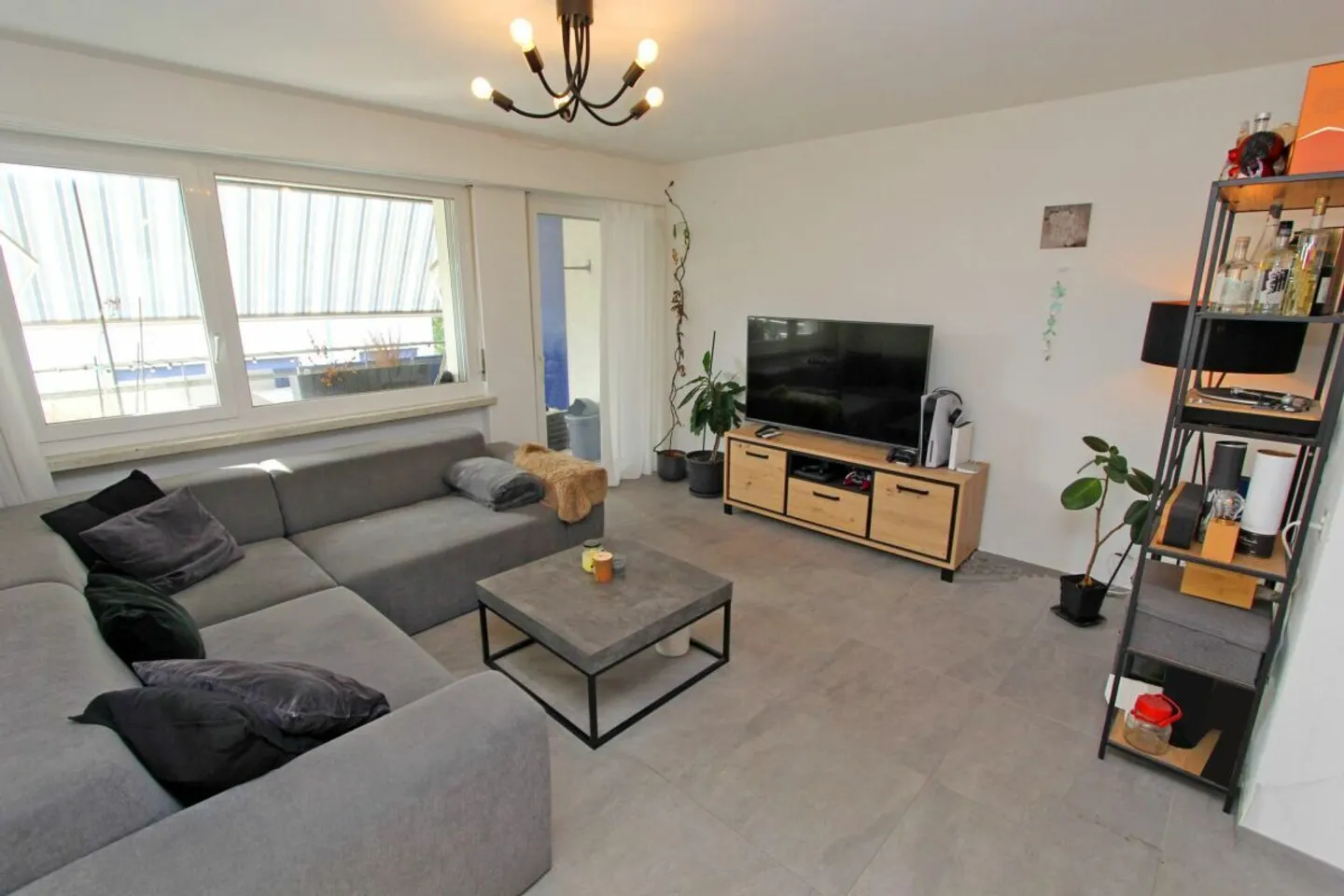 Wohnung kaufen - Foto 2 von 8