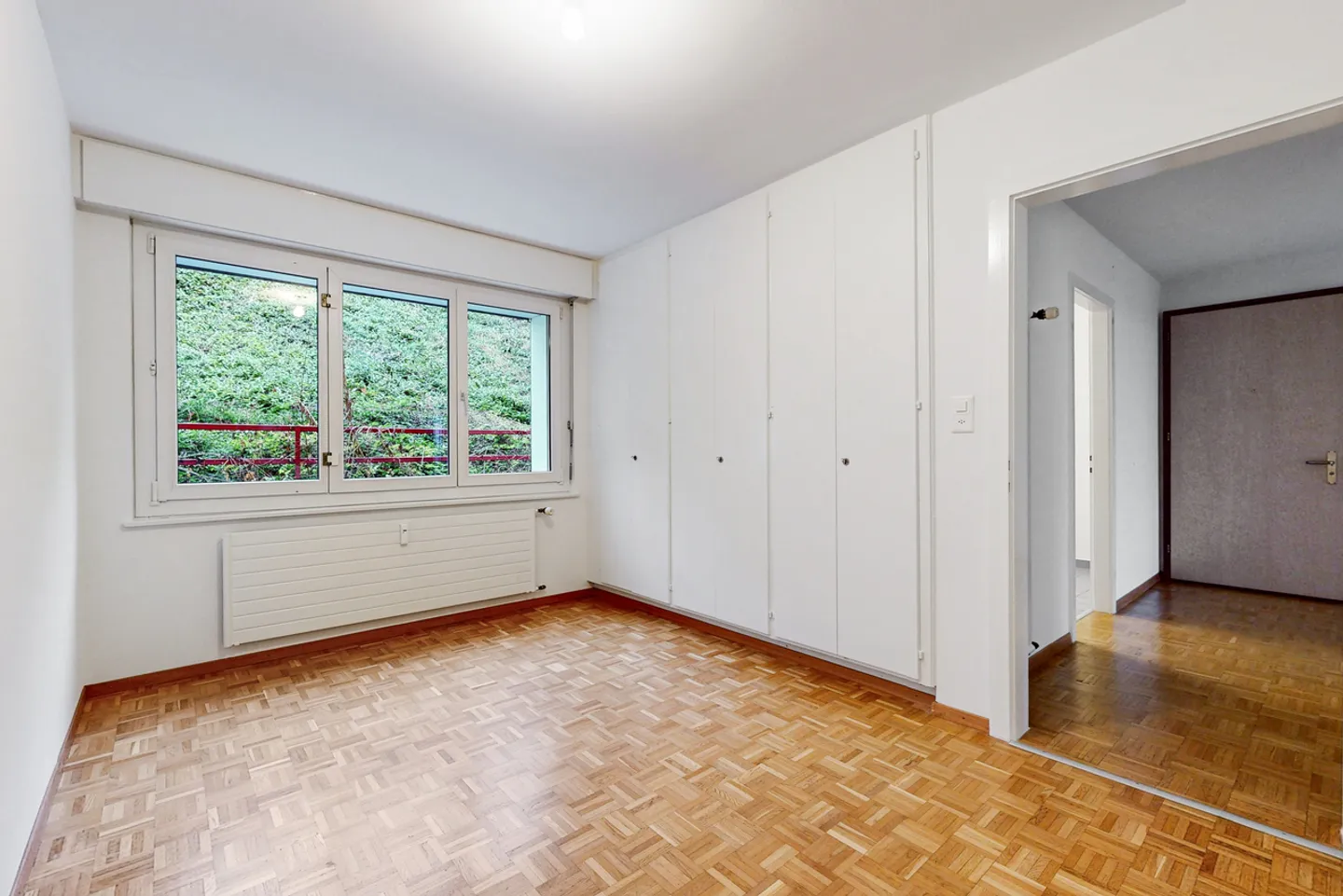 In a quiet neighborhood - Photo 4 of 8