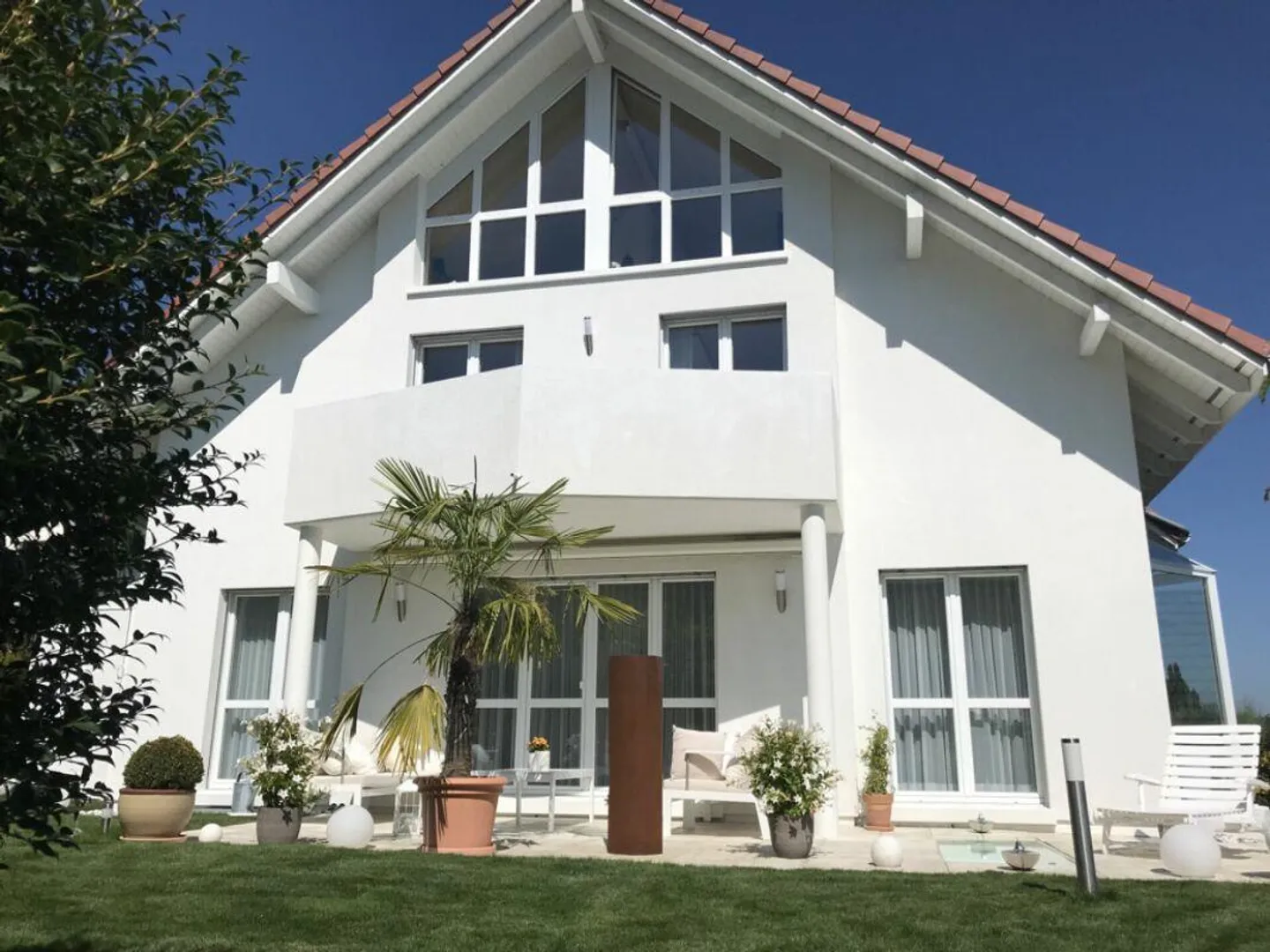 Modernes Einfamilienhaus mit Aussicht - Foto 1 von 13
