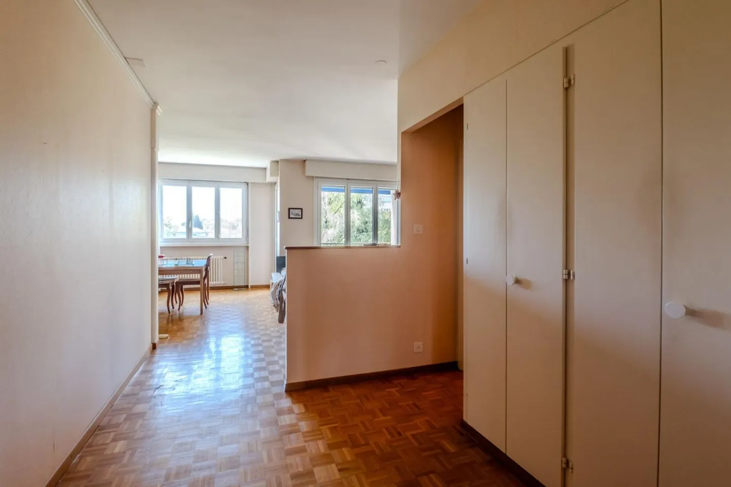 Spacious Apartment in Lausanne - Photo 4 of 12