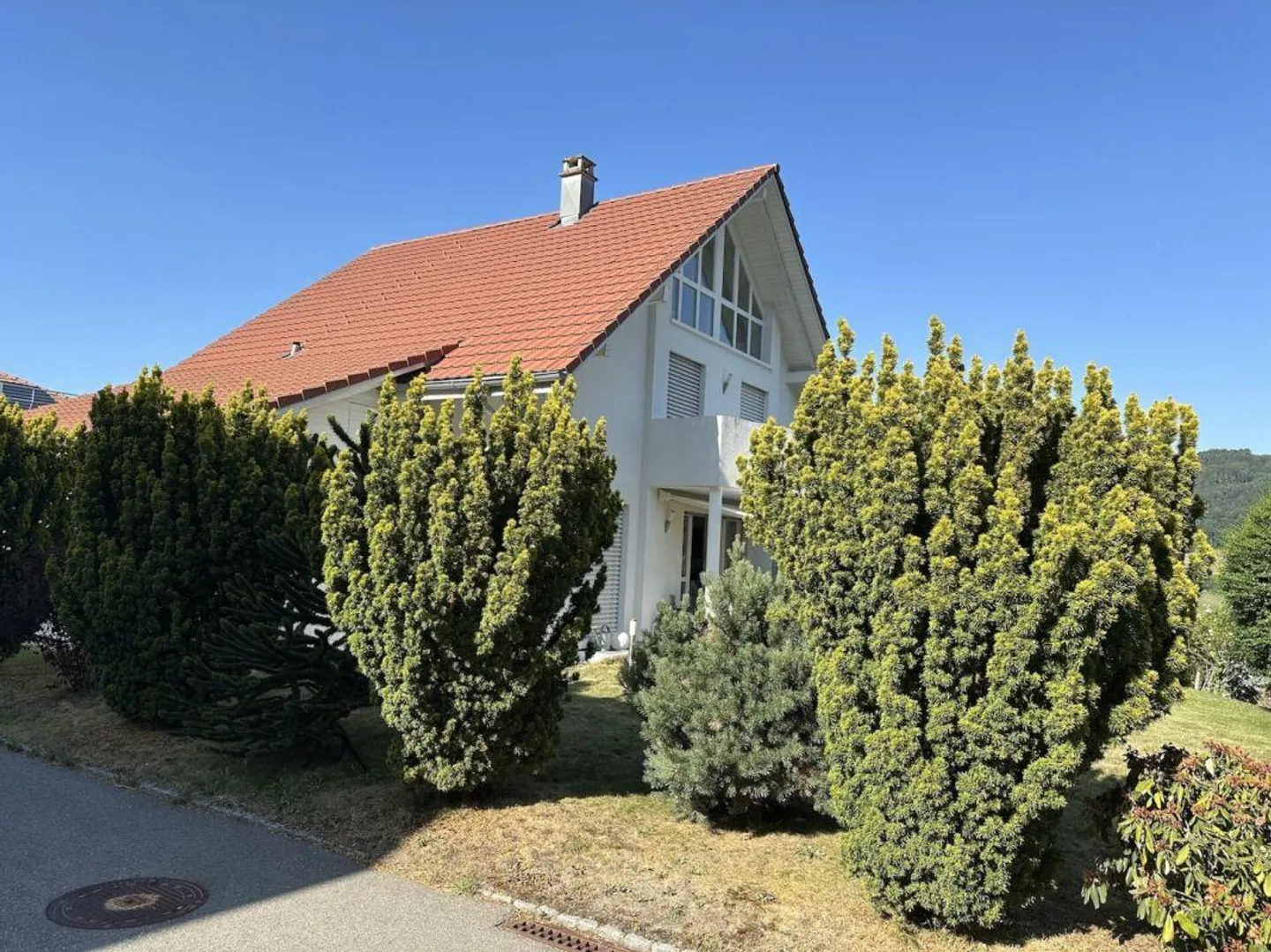 Modernes Einfamilienhaus mit Aussicht - Foto 2 von 13