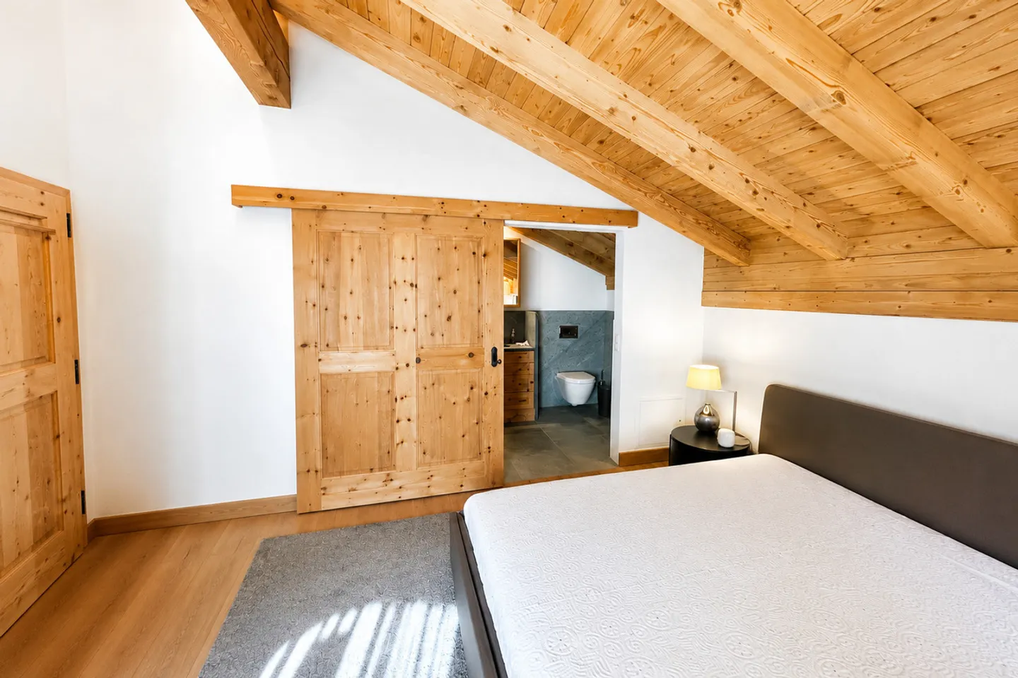 Charmante 5.5 Zimmer Attikawohnung - Foto 9 von 10