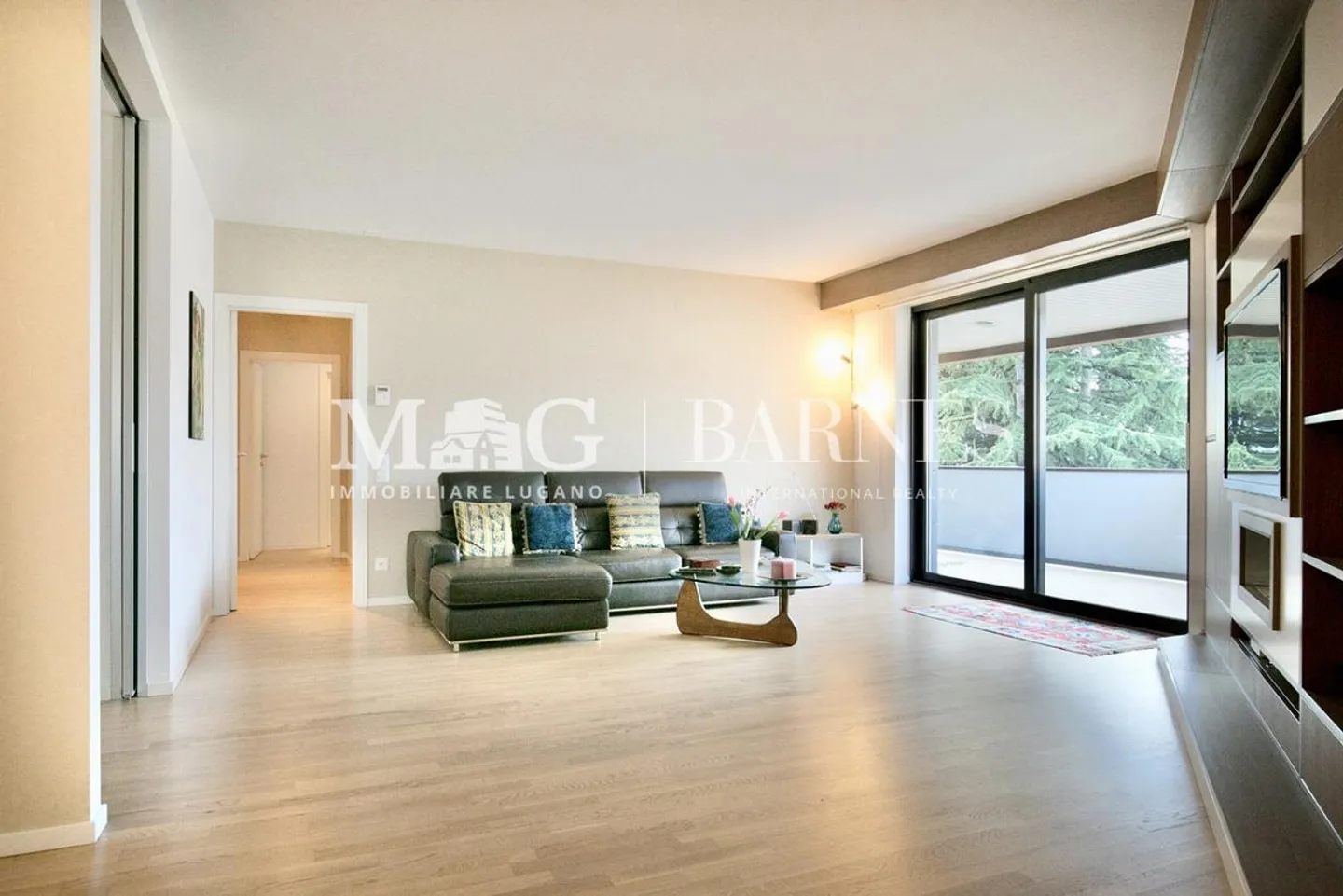 Appartamento moderno con balcone panoramico - Foto 6 di 17