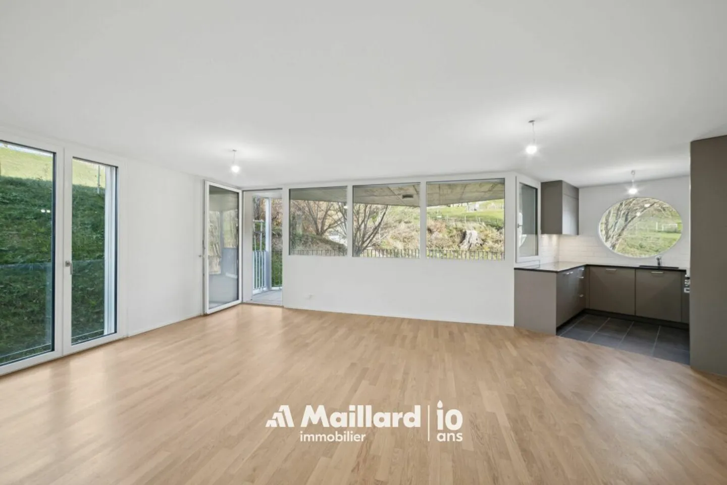 Wunderschöne 4,5-Zimmer-Neuwohnung auf halbem Weg zwischen Fribourg und Bulle - Foto 3 von 13