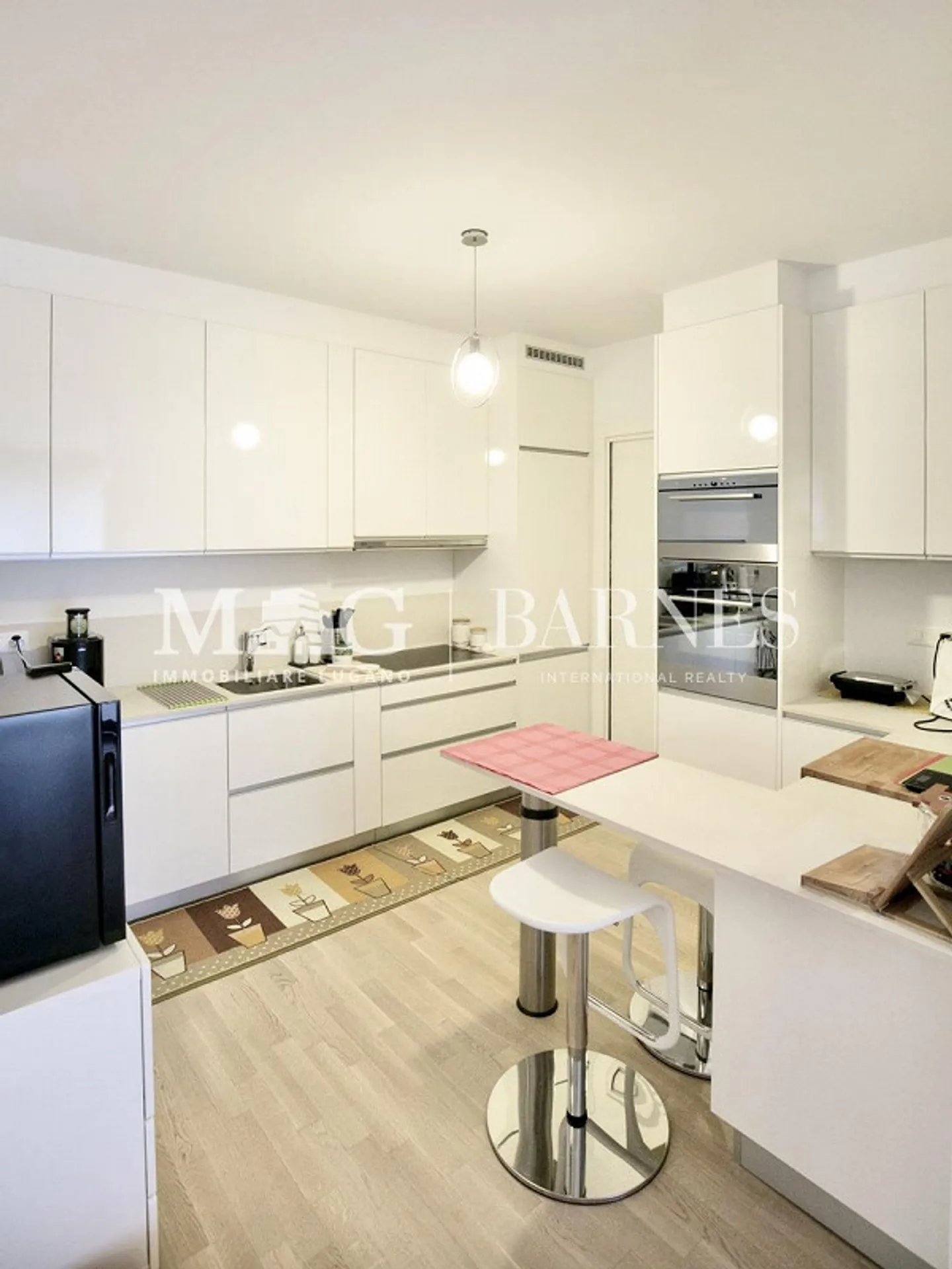 Appartamento moderno con balcone panoramico - Foto 7 di 17