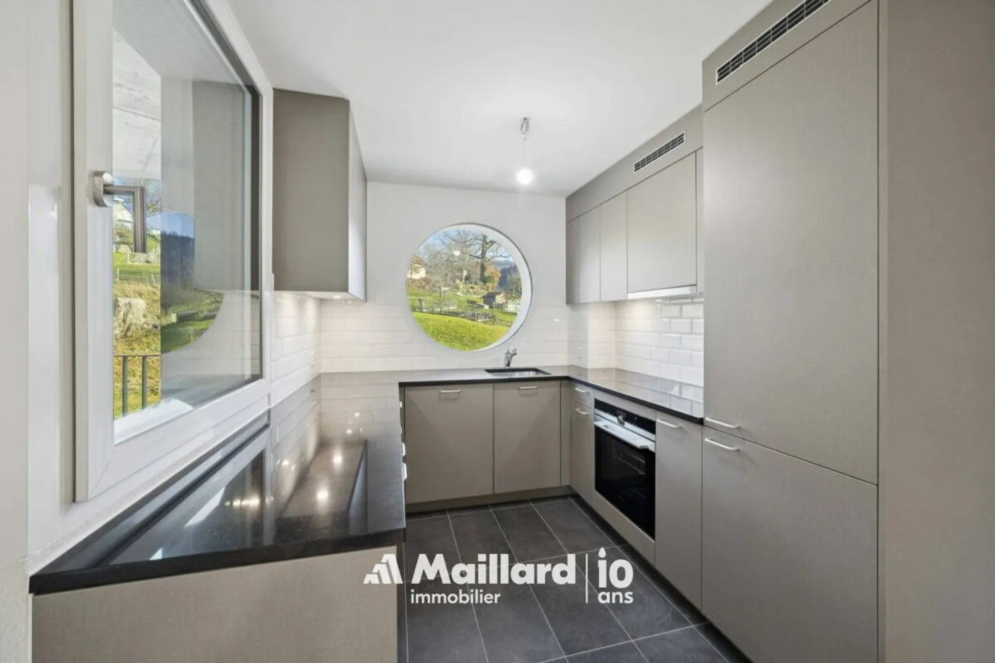 Wunderschöne 4,5-Zimmer-Neuwohnung auf halbem Weg zwischen Fribourg und Bulle - Foto 4 von 13