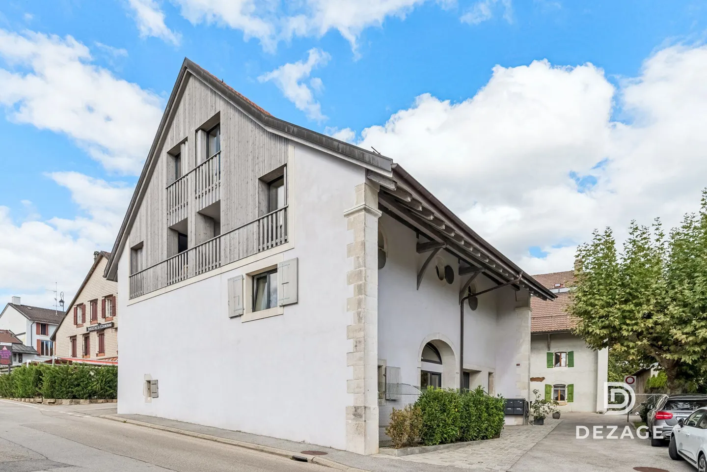 Magnificent modern duplex in the heart of the village of Bassins - Photo 1 of 15