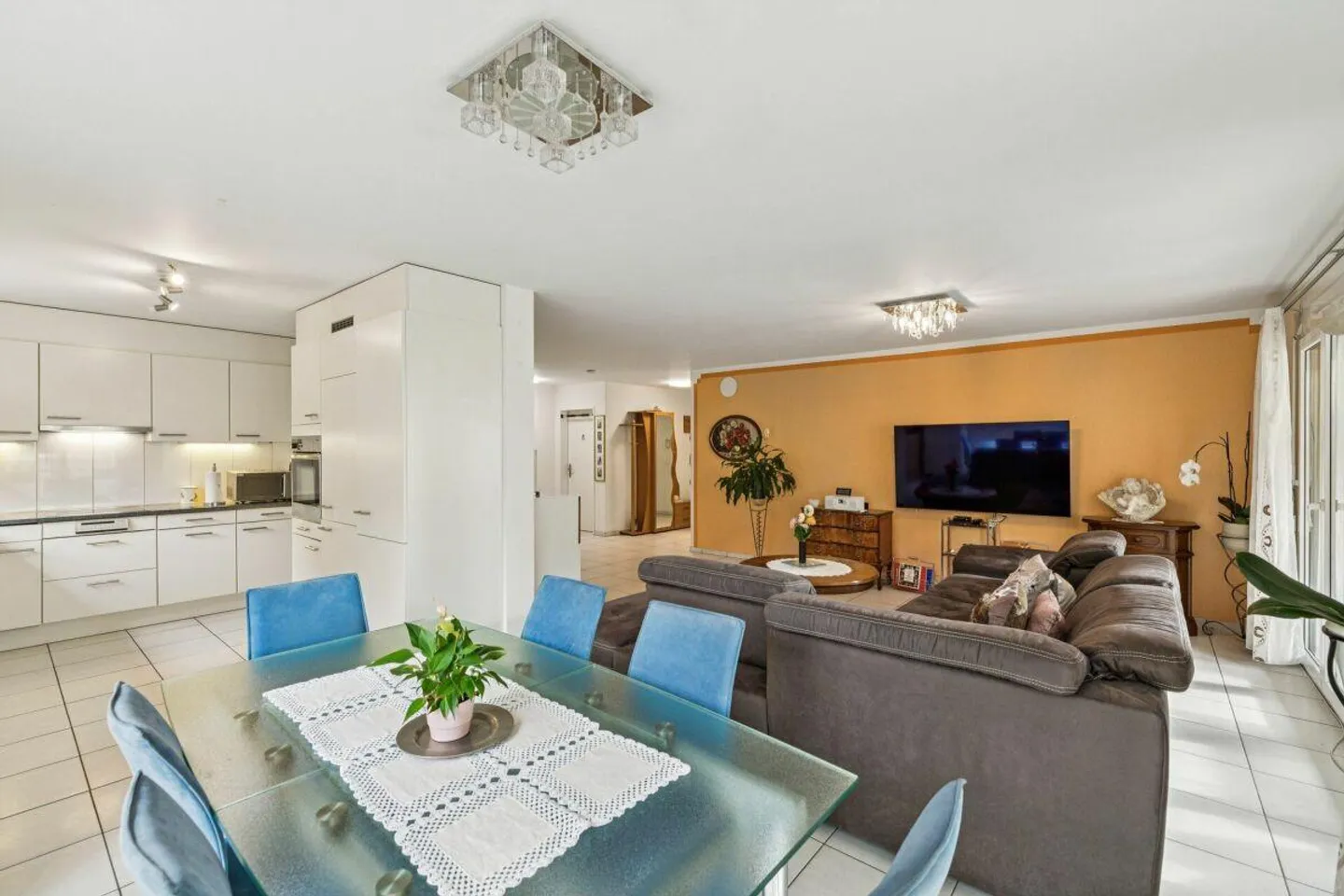 4.5-Zimmer-Wohnung mitten im Schauenburg-Quartier - Foto 2 von 9