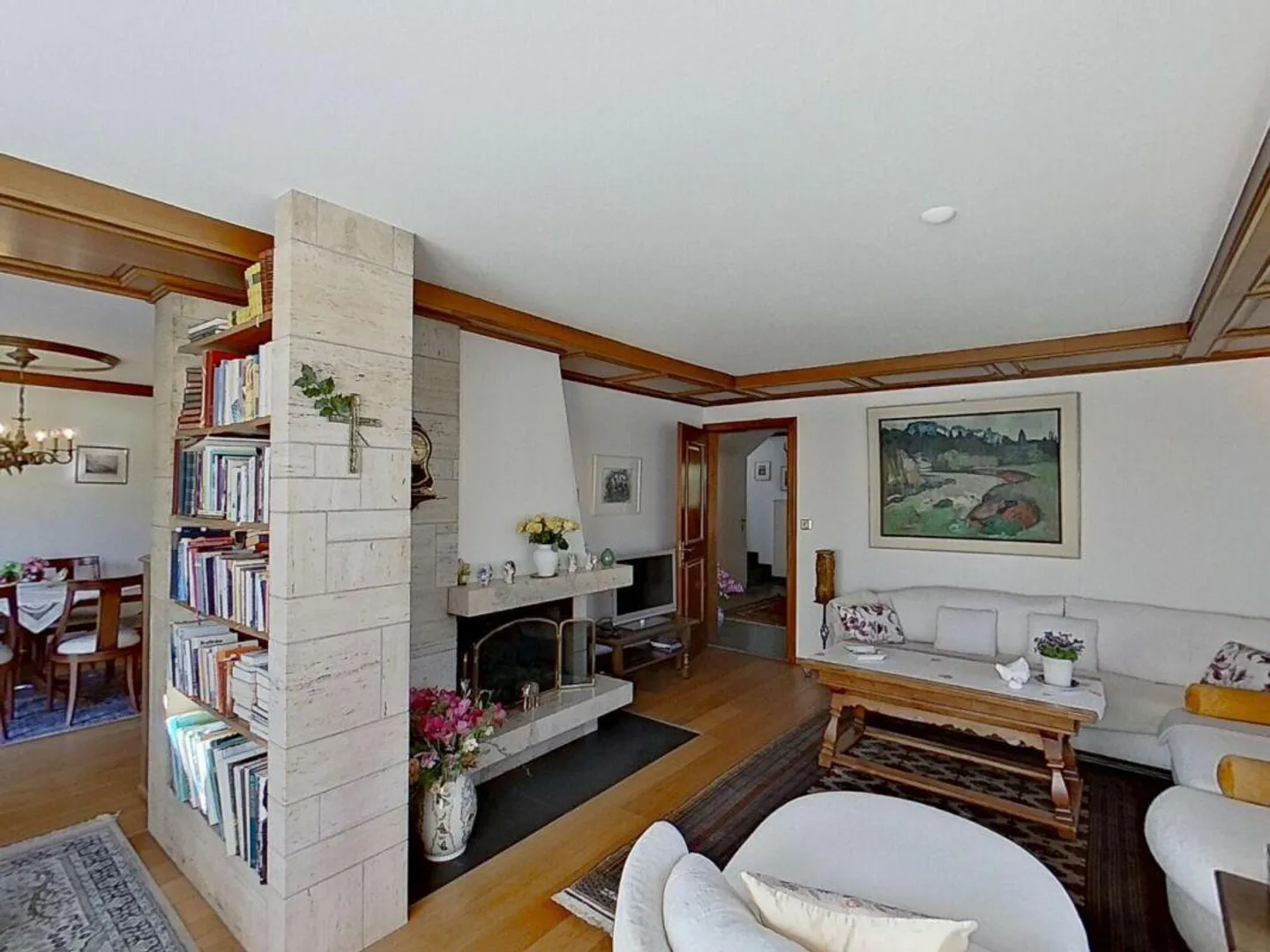 Incantevole casa unifamiliare con grande giardino - Foto 3 di 16