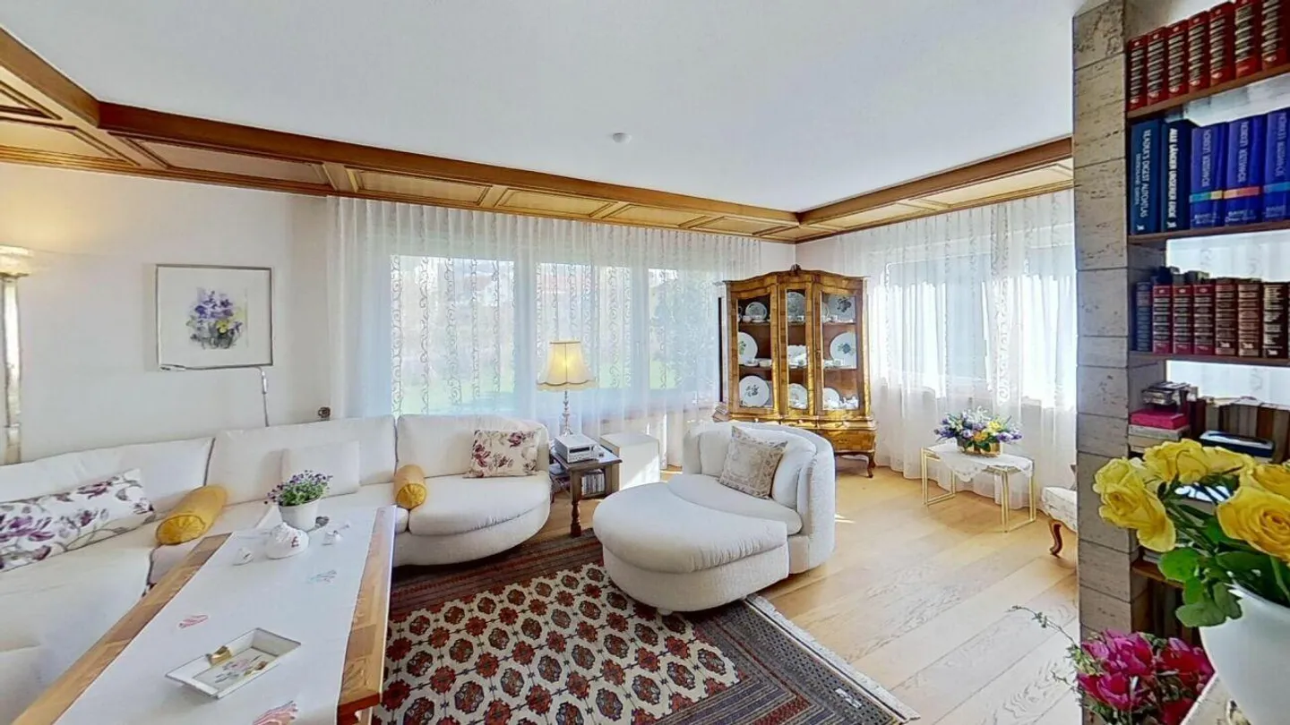 Incantevole casa unifamiliare con grande giardino - Foto 4 di 16